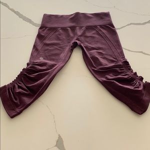 Lululemon In The Flow Crop size 6 burgundy